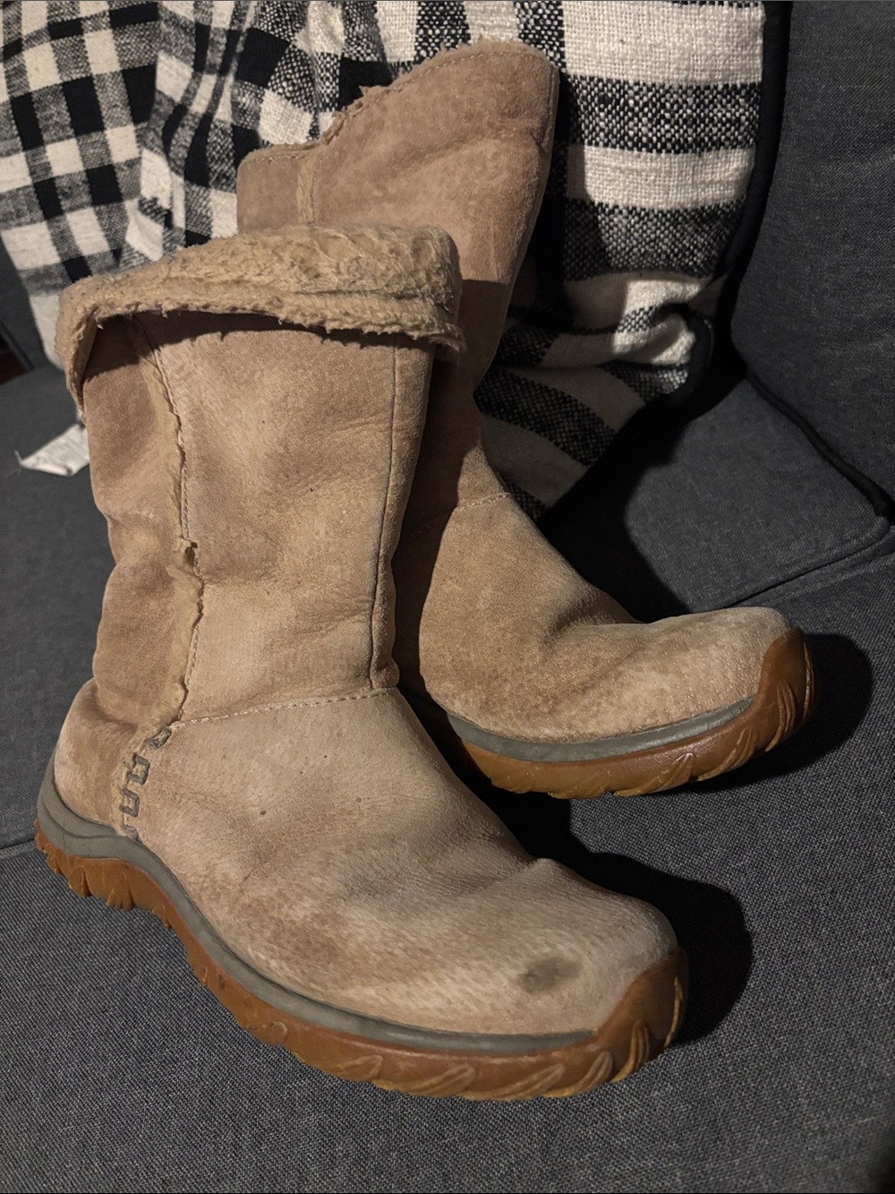 Women's Tan Suede Fleece-Lined Mid-Calf Patagonia Boots 7.5